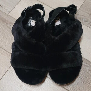 Koolaburra by UGG fuzzee flat sandal/slides with strap